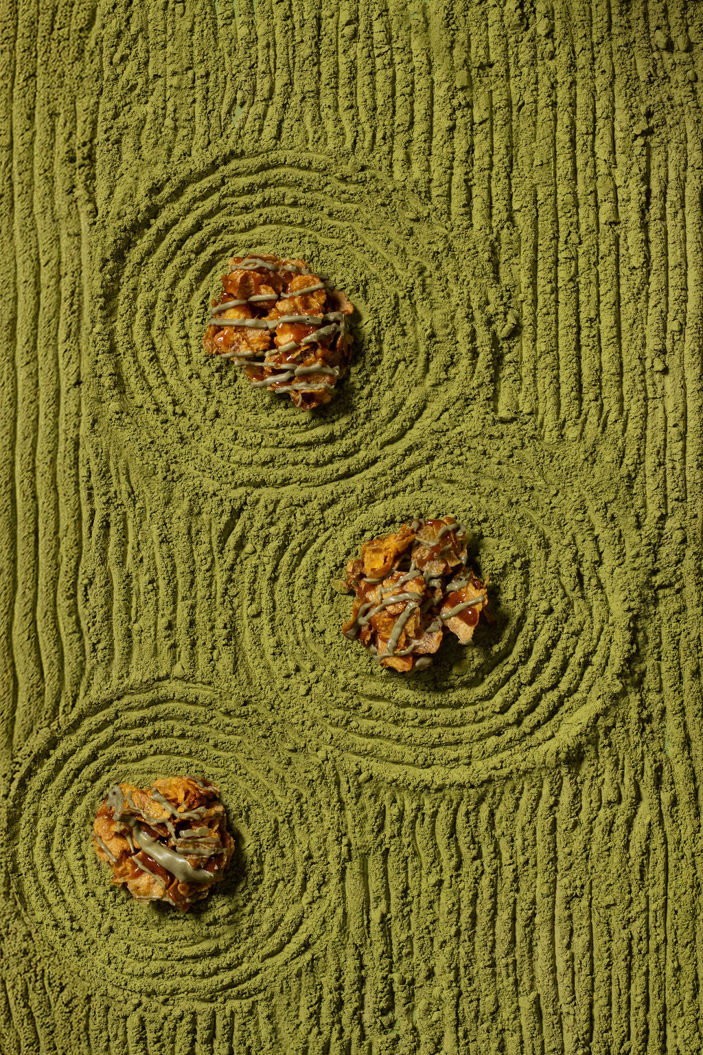 *LIMITED EDITION* MATCHA WHITE CHOCO DRIZZLED - Caramunchies